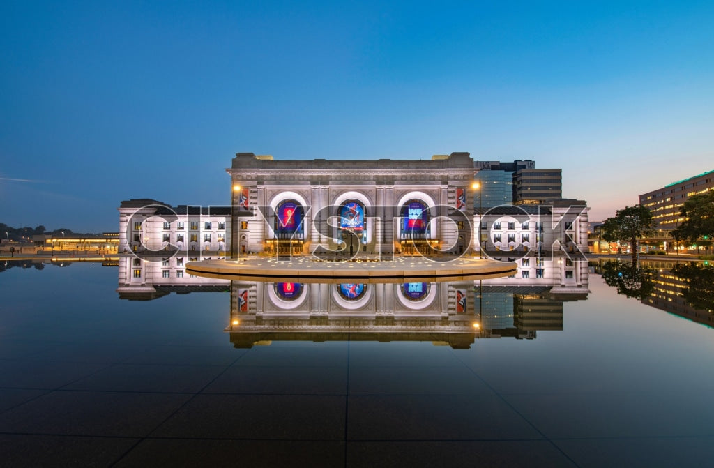 Twilight view of Kansas City Union Station with a stunning reflection
