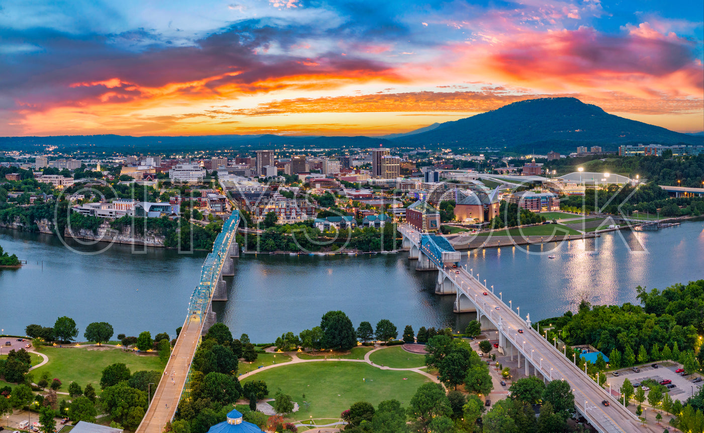 Sunset view of Chattanooga cityscape with Tennessee River
