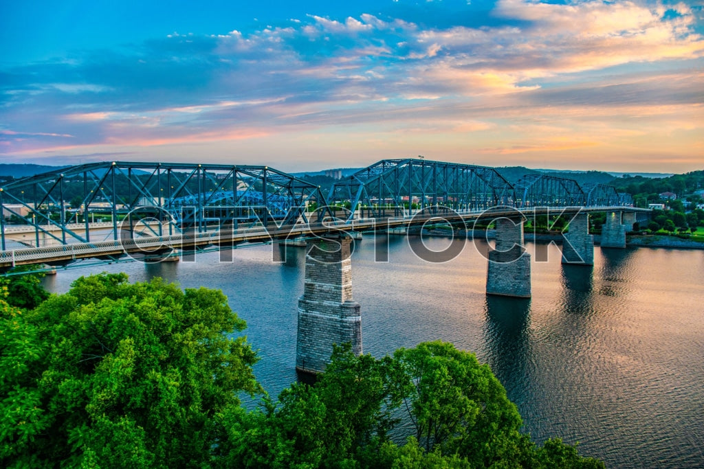 Sunset view of Walnut Street Bridge over Tennessee River